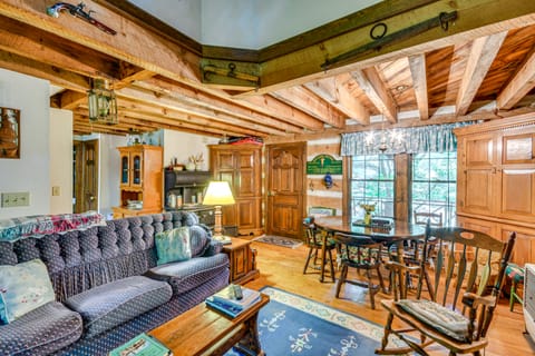 Peaceful Burnsville Cabin By South Toe River! House in Buncombe County