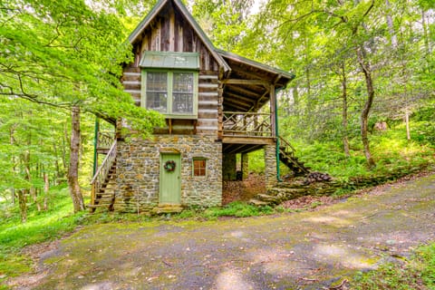 Peaceful Burnsville Cabin By South Toe River! House in Buncombe County