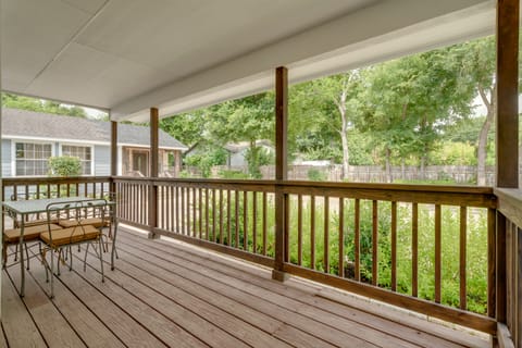 6 Mi to Dtwn: Austin Retreat w/ Patio & Grill House in Austin