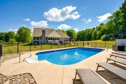 Spacious Thornville Home ~ 8 Mi to Buckeye Lake! House in Ohio