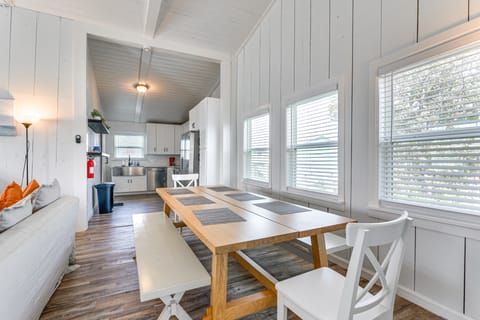 Walk to Beach & State Park: Texas Gulf Coast Home House in Jamaica Beach