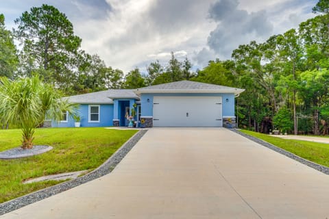 Near State Parks! Crystal River Home w/ Hot Tub House in Florida
