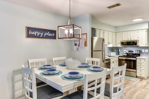 1/2 Mi to Folly Field Beach: Condo w/ 2 Pools Apartment in Hilton Head Island