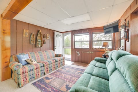 Cozy Onaway Vacation Rental w/ Deck & Fire Pit! House in Michigan