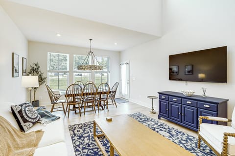 5 Mi to Bethany Beach: Retreat w/ Pool Access Apartment in Sussex County