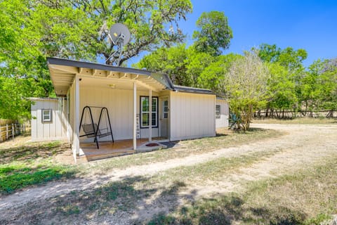 Bandera ‘Carriage House’ w/ Medina River Access! House in Rio Grande