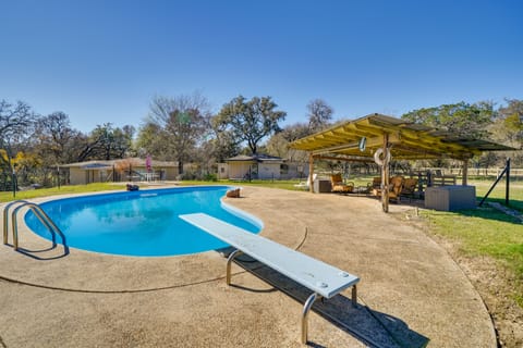 Bandera ‘Carriage House’ w/ Medina River Access! House in Rio Grande