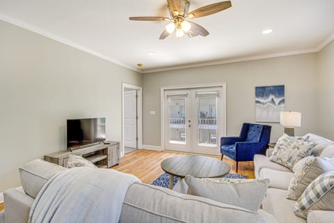 Bright Biloxi Condo: Walk to the Beach! Apartment in Biloxi