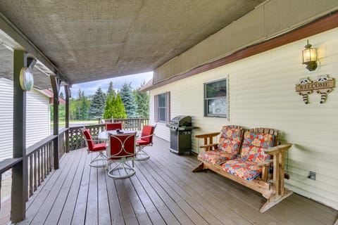 Germfask Home w/ Fire Pit, Grill & Yard Games! House in Michigan