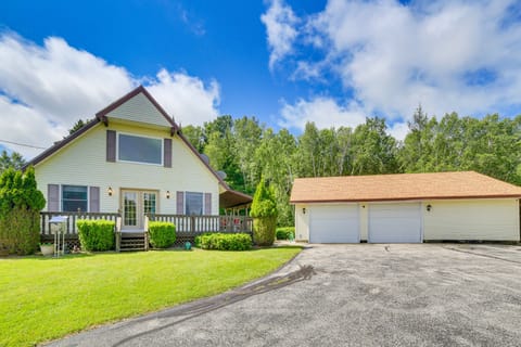 Germfask Home w/ Fire Pit, Grill & Yard Games! House in Michigan