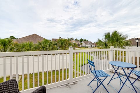 2 Mi to Surfside Beach: Coastal Escape w/ Balcony! Apartment in Surfside Beach