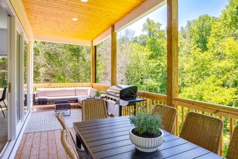 Sleek Tennessee Retreat: 2 Mi to Center Hill Lake! House in Center Hill Lake