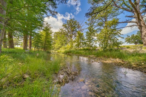 On-Site River Access: Medina Vacation Rental Cottage in Medina