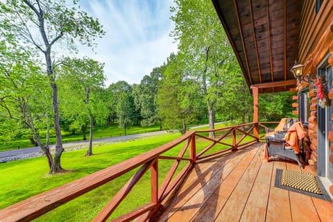 Lovely Gilbertsville Cabin w/ Patio, 4 Mi to Water House in Kentucky