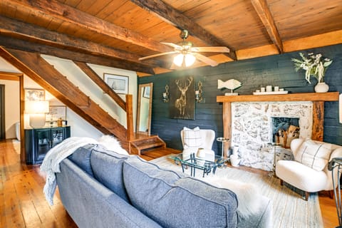 Lovely Gilbertsville Cabin w/ Patio, 4 Mi to Water House in Kentucky