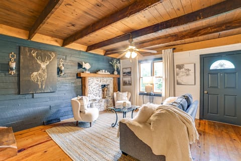 Lovely Gilbertsville Cabin w/ Patio, 4 Mi to Water House in Kentucky