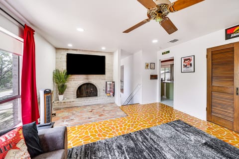 Unique & Stylish San Antonio Home w/ Deck! House in San Antonio