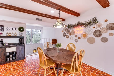 Unique & Stylish San Antonio Home w/ Deck! House in San Antonio