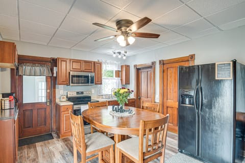 Dogs Welcome! Countryside Biggsville Home w/ Yard House in Iowa