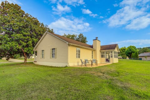 Knoxville Home w/ Sunroom ~ 9 Mi to Downtown! House in Knoxville