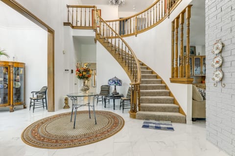 8 Mi to FIFA World Cup! Fort Worth Home w/ Pool House in Arlington