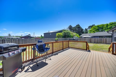 Pet-Friendly Moclips Home: Walk to Mocrocks Beach! House in Moclips