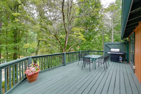 Robbinsville Apt in Converted Gas Station House in Cheoah