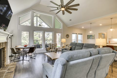 Lakefront McCormick Retreat w/ Patio & Views House in Clarks Hill Lake