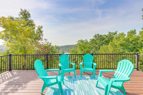 A-Frame Hardy Cabin w/ Spring River Views! House in Cherokee Village