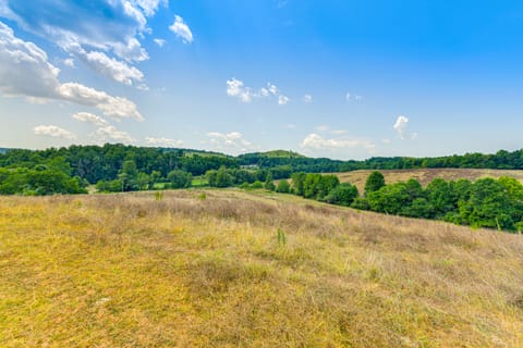 Peaceful Lenoir Home w/ Valley & Mountain Views! House in Caldwell