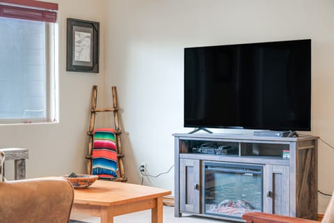 4 Mi to Dtwn Pagosa Springs: Condo w/ Balcony! Apartment in Pagosa Springs