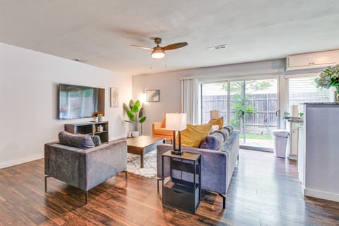 Near Lewisville Lake: Family Home in The Colony! House in The Colony