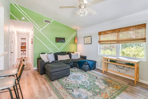 Mid-Century Gainesville Getaway: 3 Mi to UF Campus House in Gainesville