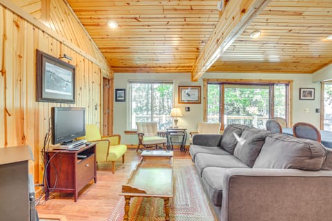 Quiet Presque Isle Home w/ Grill: Families Welcome House in Wisconsin