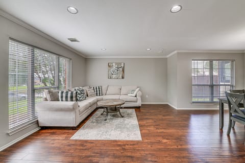 6 Mi to Dtwn! Family Home w/ Pool in Carrollton House in Carrollton