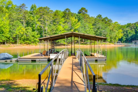 Dock Access & Patio! Waterfront Apt in Hartwell Apartment in Reed Creek