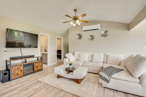 Walk to Harveys Lake! Modern Apt w/ Water Views Apartment in Luzerne County