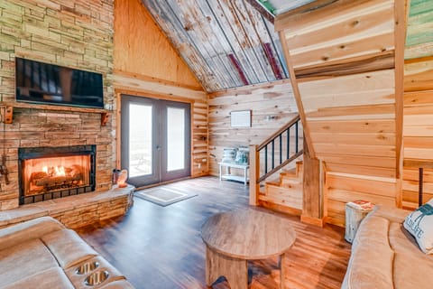 Kentucky Cabin Retreat w/ Covered Porch & Views Apartment in Kentucky