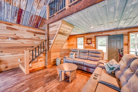 Kentucky Cabin Retreat w/ Covered Porch & Views Apartment in Kentucky