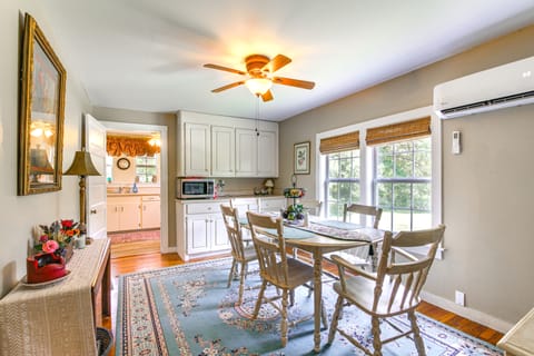 Charming Country Home w/ Yard - 14 Mi to Ole Miss! House in Mississippi