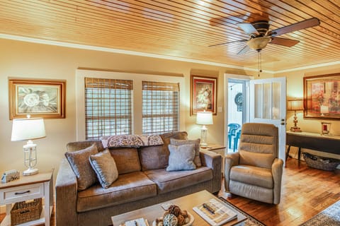 Charming Country Home w/ Yard - 14 Mi to Ole Miss! House in Mississippi