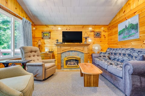 Inlet Lakefront Home: Private Dock & Beach Access! House in Capital District, NY, USA