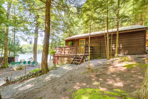 Inlet Lakefront Home: Private Dock & Beach Access! House in Capital District, NY, USA