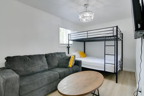 Pool & Dock Access: Apt on Table Rock Lake Apartment in Kimberling City