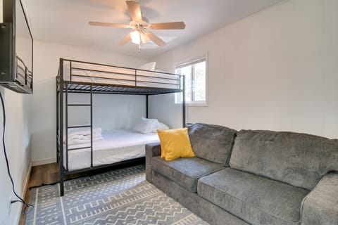 Table Rock Lake Condo: Community Dock & Pool Apartment in Kimberling City