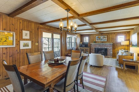 Center Hill Couples Retreat Cabin: Lake View, Deck House in Center Hill Lake