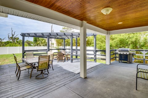 Close to Beaches: Palm Coast Home w/ Deck! House in Palm Coast