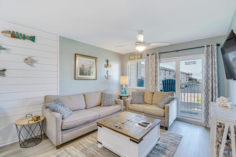 'Escape to Sea-Ality' Gulf Shores Beach Condo! Apartment in Alabama