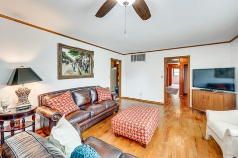 Mt Ida Home w/ Patio: 11 Mi to Lake Ouachita! House in Arkansas