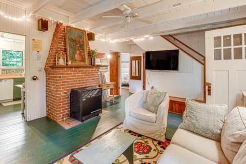 ~ 1 Mi to Dtwn Grand Haven: Lake Michigan Cabin House in Grand Haven